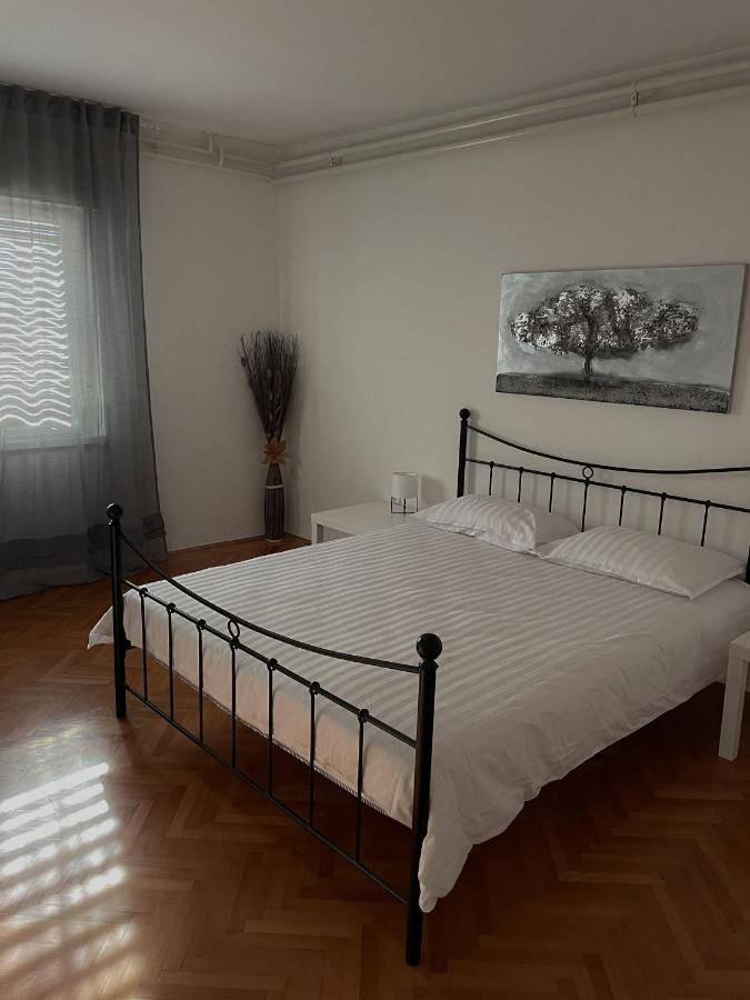 Apartments "M" Pula Ngoại thất bức ảnh